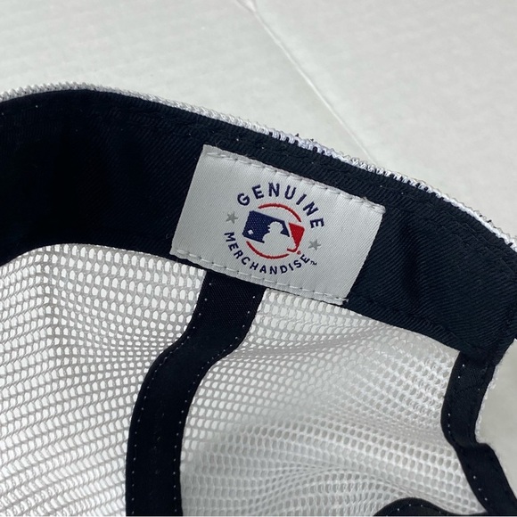 Minnesota Twins Adjustable Striped SnapBack Ball Cap Hat Baseball MLB - Picture 8 of 8